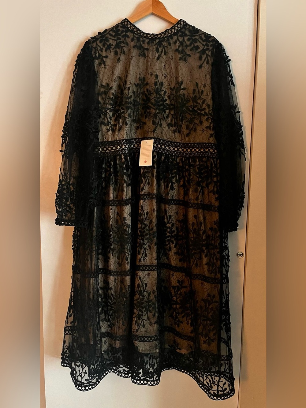 Ivy City Co Sicily Midi Dress In Black With Tags - Picture 1 of 4
